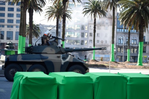 Adhoc ©Nicolas Celaya