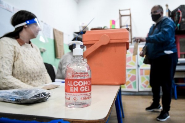 Día de elecciones en Uruguay. || Javier Calvelo / adhocFOTOS