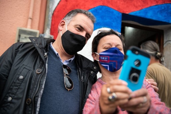 Yamandú Orsi en un Comité de Base del Frente Amplio en la ciudad de Canelones. || Santiago Mazzarovich / adhocFOTOS