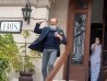 Daniel Martínez a la salida de la visita que realizó a la viuda de Guillermo Chifflet, Julia Amoretti, en un residencial. || Ricardo Antúnez / adhocFOTOS