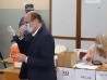 Daniel Martinez, durante el voto en un circuito en el barrio Pocitos de Montevideo. || Daniel Rodriguez / adhocFOTOS