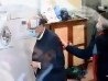Daniel Martinez, durante el voto en un circuito en el barrio Pocitos de Montevideo. || Daniel Rodriguez / adhocFOTOS