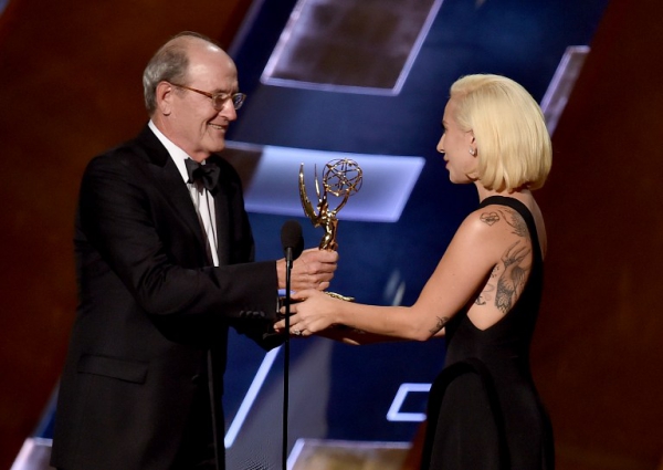 Richard Jenkins y Lady Gaga || AFP