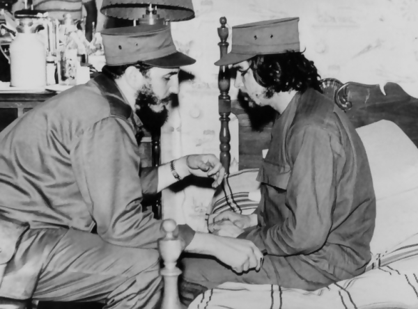 Fidel y el Che, dos símbolos de la revolución en América Latina. || AFP