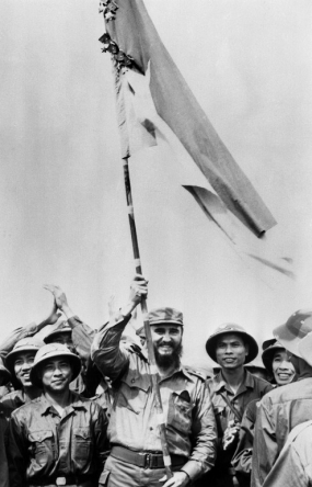 En 1973 durante una visita a Vietnam del Sur, durante la guerra || AFP