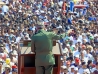 El líder cubano en uno de sus clásicos discursos del 1 de Mayo en La Habana || AFP