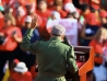 El líder cubano en uno de sus clásicos discursos del 1 de Mayo en La Habana || AFP