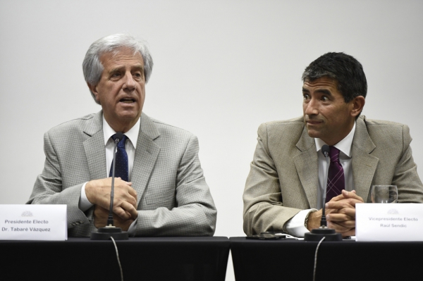 Presidente y vicepresidente electos al anunciar el gabinete. || Adhoc ©Nicolas Celaya
