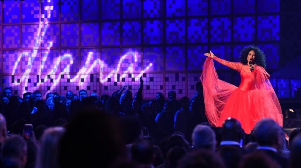 Diana Ross celebró sus 75 años en el escenario de los Grammy (AFP)
