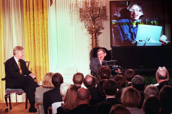 Junto a Bill Clinton en 1998 (Tim SLOAN / AFP)