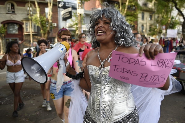 adhoc©Nicolas Celaya