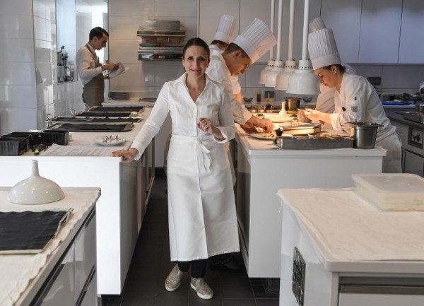 FRANCIA - Anne-Sophie Pic, una de las pocas cocineras con tres estrellas Michelin en el mundo || AFP