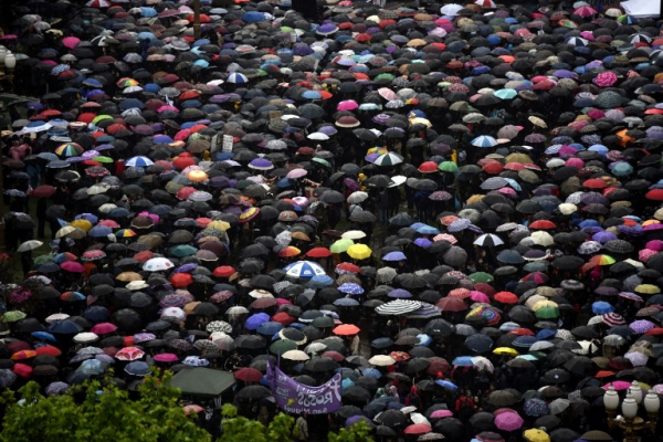 Multitudinaria protesta en Plaza de Mayo, en Buenos Aires (EITAN ABRAMOVICH / AFP)