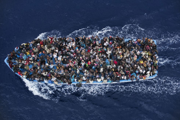 Rescate de inmigrantes en Italia || MASSIMO SESTINI (AP)