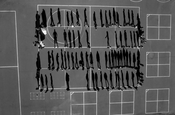 Sombras en un colegio de California || TOMAS VAN HOUTRYVE / VII FOR HAR