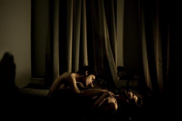 Jon y Alex, homosexuales rusos de 21 y 25 años || MADS NISSEN / SCANPIX / PANOS PI (EFE)