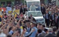 Portal 180 - El papa ofició misa ante un millón de fieles en santuario de Paraguay