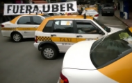 Portal 180 - Taxistas comparan a Uber con Phillip Morris
