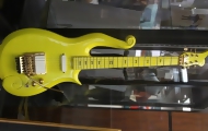 Portal 180 - Guitarra de Prince vendida en casi 140.000 dólares​