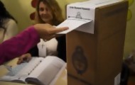 Portal 180 - Argentinos votan en legislativas; Macri a la cabeza en sondeos