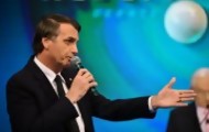Portal 180 - El apunte que Bolsonaro usó en debate presidencial, motivo de burlas en Brasil