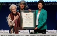 Portal 180 - Ida Vitale agradeció la generosidad de México al recibir premio FIL 2018​