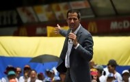 Portal 180 - Guaidó anuncia apoyo de “valientes soldados” desde una base militar en Caracas