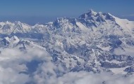 Portal 180 - El Everest se enfrenta a un año récord de montañistas y problemas de seguridad