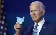 Portal 180 - Biden insta al uso de tapabocas insistiendo en que “no es un gesto político”