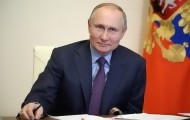Portal 180 - Putin firma la ley que le permite optar a dos mandatos más en Rusia