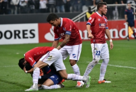 Portal 180 - Conde se viste de héroe y desata el éxtasis tricolor
