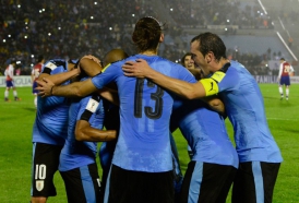 Portal 180 - Uruguay toma la punta de las Eliminatorias 