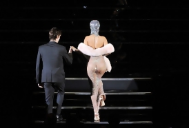 Portal 180 - Rihanna "brilla" en los premios de la moda