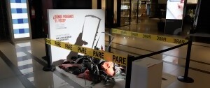 Portal 180 - MAPFRE realizó una impactante acción en Punta Carretas Shopping para concientizar sobre seguridad vial en la Noche de la Nostalgia