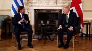 Las imágenes de la reunión de Lacalle Pou con Boris Johnson