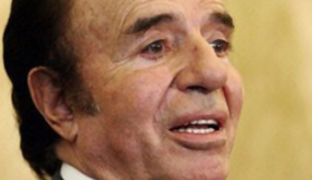 Menem no concurrirá a la primera audiencia de juicio en su contra