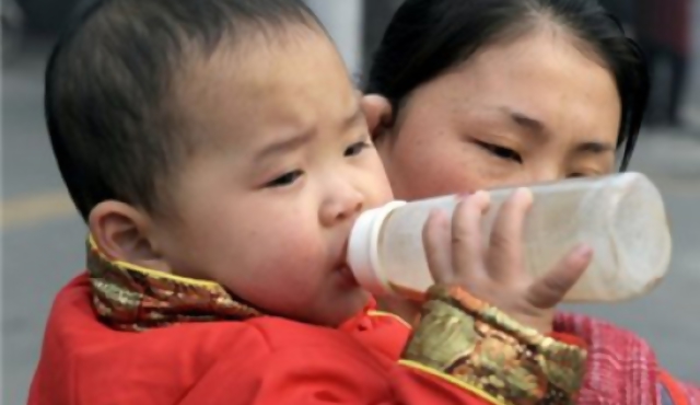 China: penas de muerte por leche contaminada 