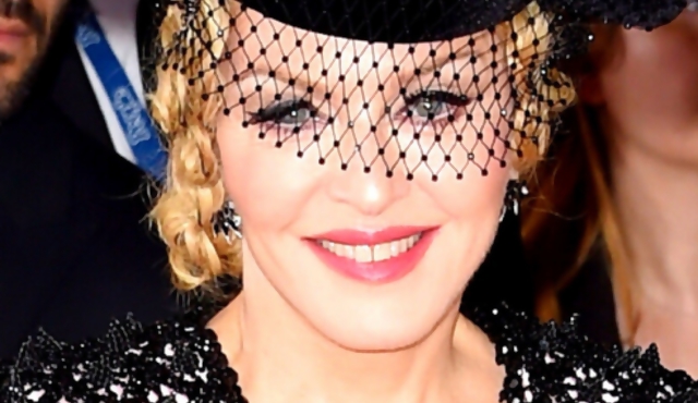 Madonna con esguince cervical: “No me lastimé las nalgas sino la cabeza”