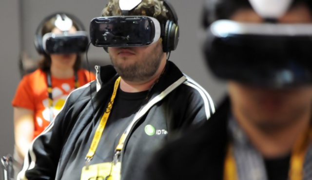 Sony presentó su casco de realidad virtual