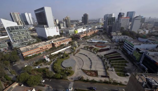 Perú aprueba ley que sanciona con hasta 12 años de cárcel el acoso callejero