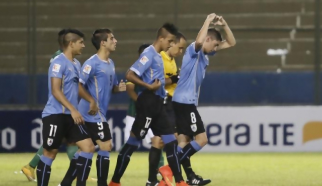 Uruguay le ganó a Argentina y depende de sí mismo para llegar al Mundial