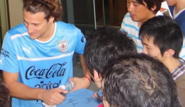 Forlán anunciará su retiro de la selección uruguaya 