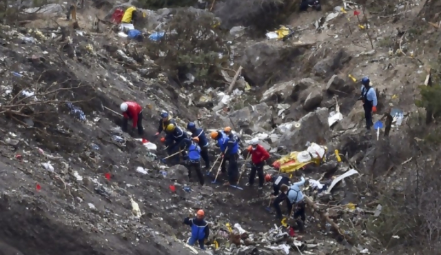 Copiloto de Germanwings buscó en internet datos sobre suicidio y puertas de cabina