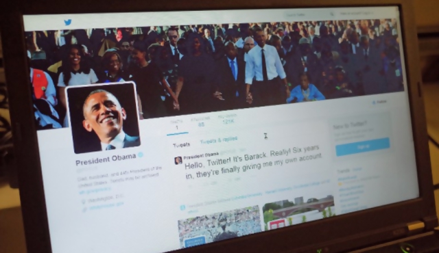 Obama estrenó su Twitter con humor