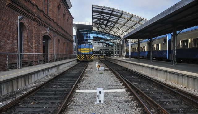 El tren genera más “expectativas” en administrativos 