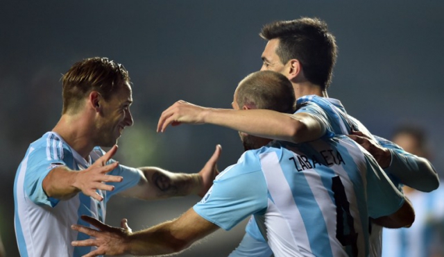 Argentina a la final con una goleada intimidante 