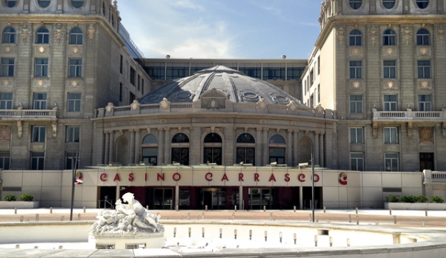 Procesaron a tres estafadores de la ruleta del Casino Carrasco