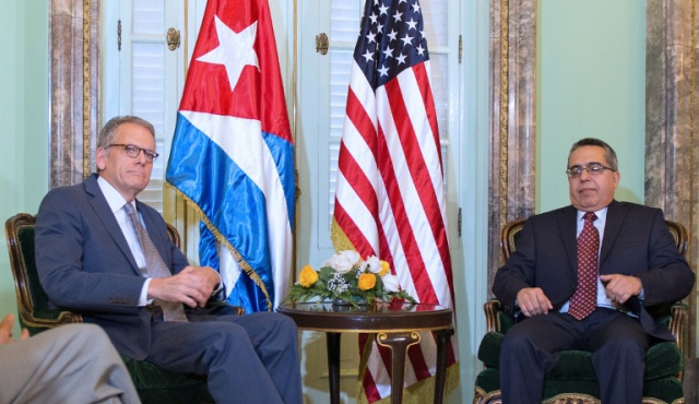 Cuba y EE.UU reabren sus embajadas 