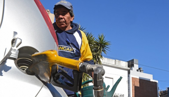 Uruguay tiene el combustible más caro de América Latina