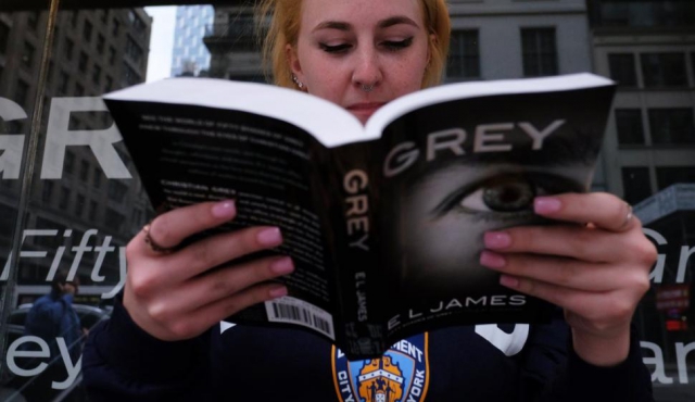 Grey lidera entre lectores de habla hispana